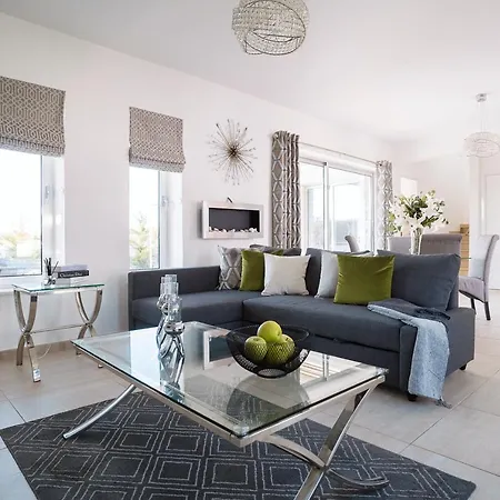 וילה Aquamarine פאפוס