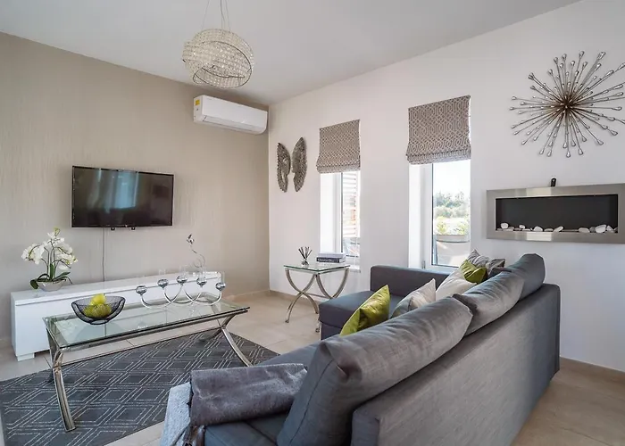 Aquamarine * פאפוס